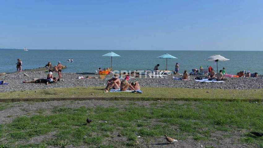 Штраф за появление на улицах в купальниках и с голым торсом увеличился в Абхазии в 20 раз