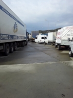 На абхазо-российской границе по двое суток простаивают фуры с мандаринами