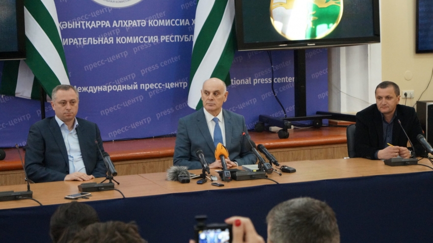 Аслан Бжания: пост премьер-министра займет экс-президент Абхазии Александр Анкваб