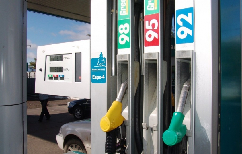 Бензин марки АИ-92, можно приобрести у Госкомпании по оптовой цене 49 р.за литр
