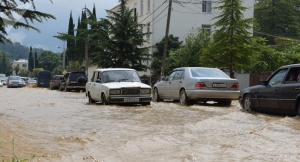 Эвакуация и затопления: в Абхазии прошел сильный ливень
