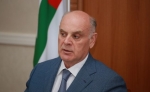 Президент Абхазии отменил встречи с общественностью районов
