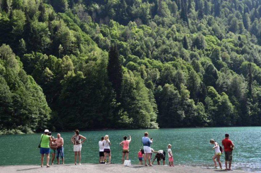 Внесены изменения в закон о туристской деятельности в Абхазии, касающиеся образования экскурсоводов
