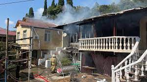 Четыре дома пострадали из-за пожара в Сухуме