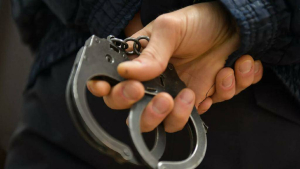 Троих россиян арестовали в Сухуме по подозрению в сбыте наркотиков