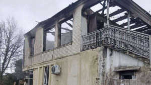 Двухэтажный дом сгорел в Гулрыпшском районе