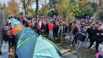 Митингующая оппозиция заблокировала движение по главной улице Кишинева