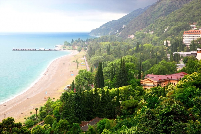 Туроператоры заявили, что большинство отелей Абхазии подняли цены на летний отдых