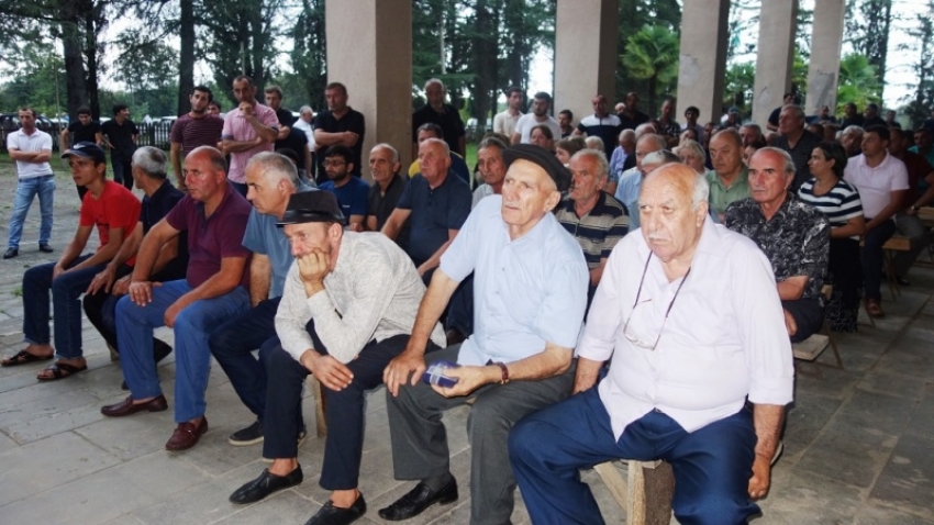 Мнение жителей Пакуаш относительно политических процессов в Абхазии разделилось