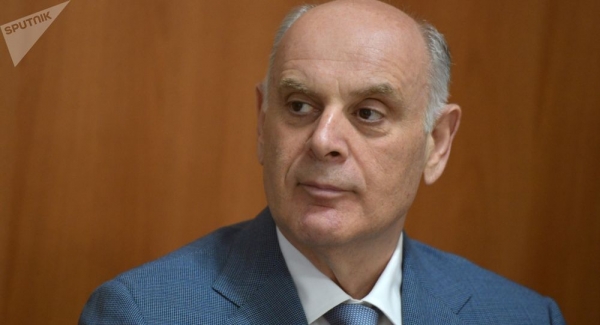 Стало известно, как чувствует себя президент Абхазии