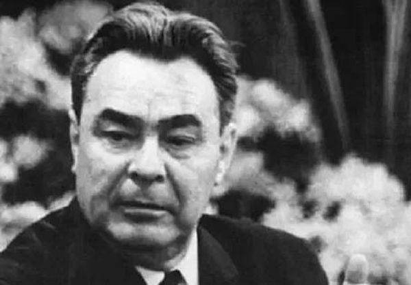 Как на Брежнева «упал» самолет