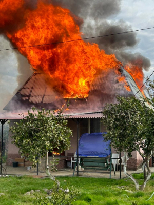 Частный дом сгорел в селе Гумиста
