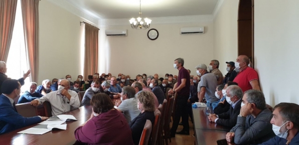 Рауль Смыр: Я требую снова собраться в кабинете министров и обязательно с прессой