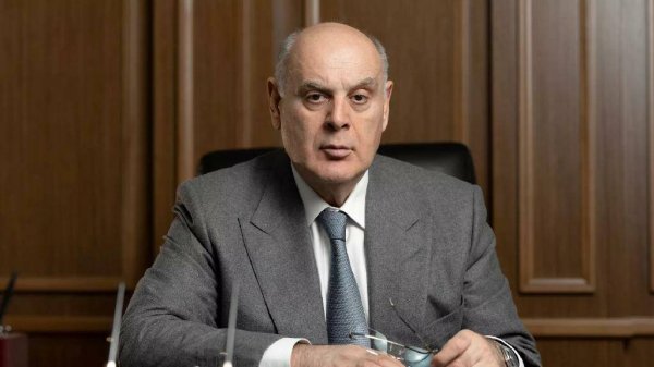 Аслан Бжания подписал указ об осеннем призыве