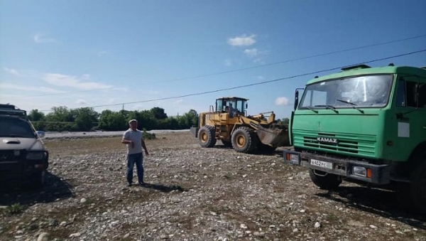 В селе Кутол начали строить мини футбольное поле