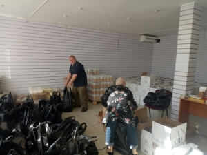 Жители Абхазии получили продуктовую помощь от организаций российских соотечественников