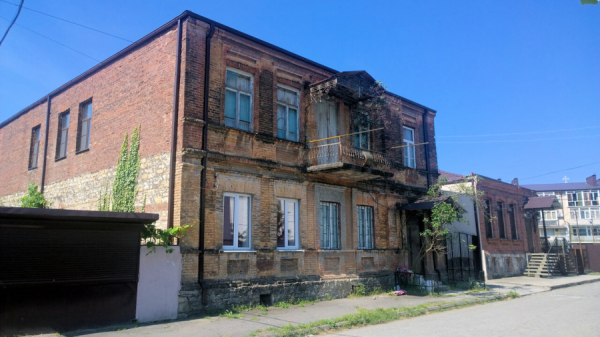 Родовой особняк семьи Искандер продан частному лицу