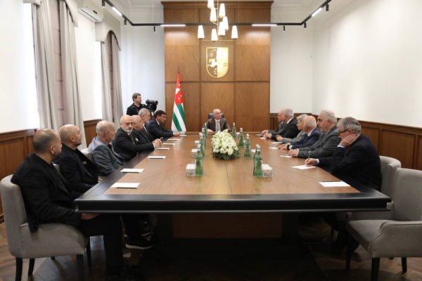 Бадра Гунба принял делегацию из Турции