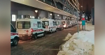 В Москве выстроилась очередь из машин скорой помощи