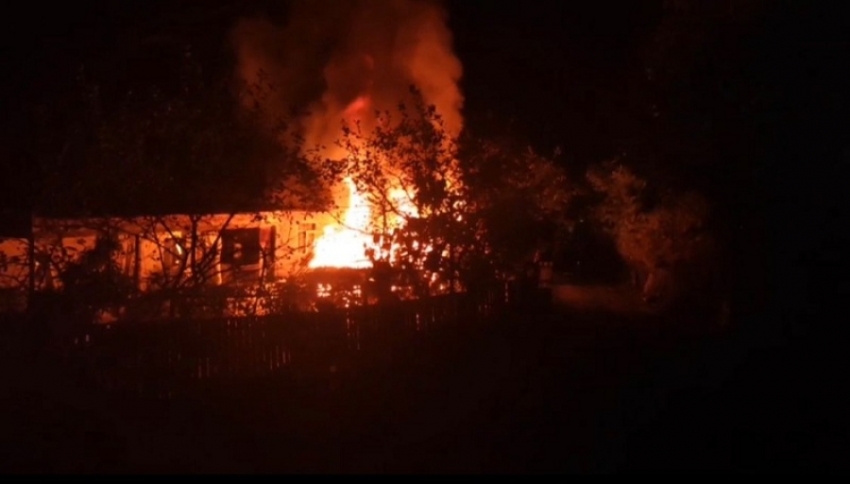 В Сухуме сгорело подсобное помещение