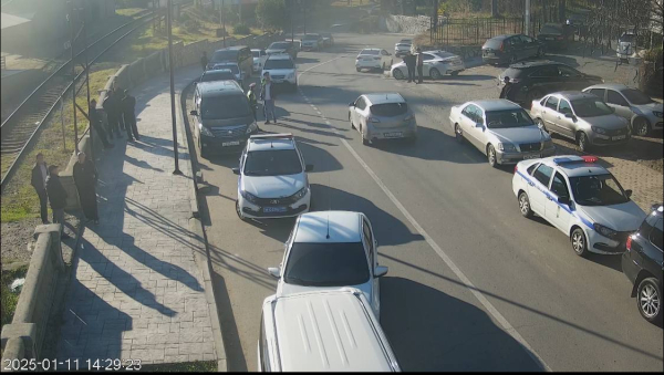 В связи с перестрелкой в Сухуме и. о. президента Валерий Бганба проводит в МВД совещание с руководителями правоохранительных структур