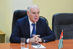 Президент Абхазии выступает за продолжение Женевских дискуссий