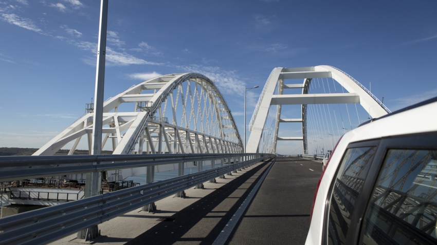 На въезде на Крымский мост нашли гранату