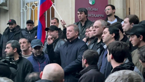 Оппозиция не требует отставки всех руководителей министерств, заявил Адгур Ардзинба