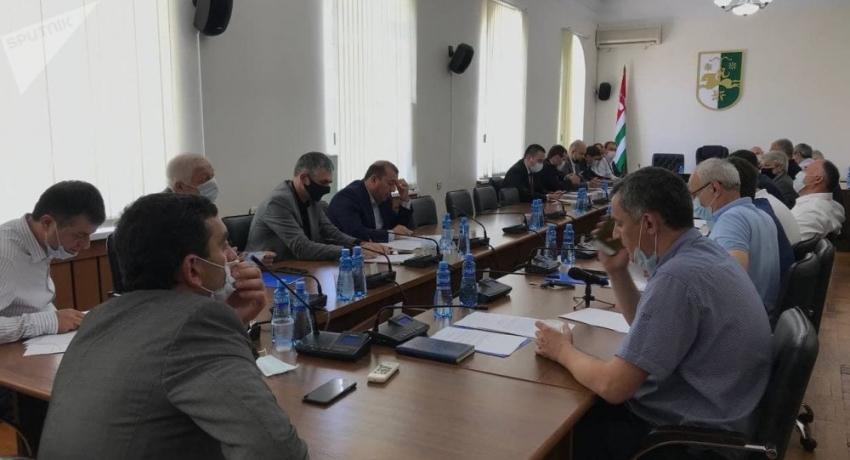 Заседание Парламента Абхазии не состоялось из-за отклонения повестки дня