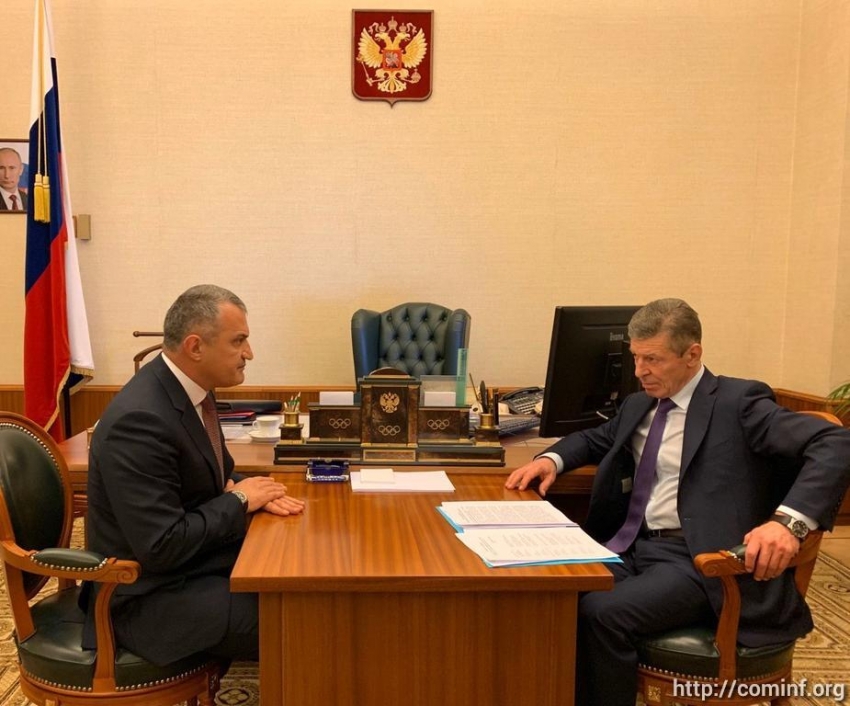 Бибилов и Козак обсудили в Москве Инвестпрограмму, строительство ЛЭП и ввоз товаров